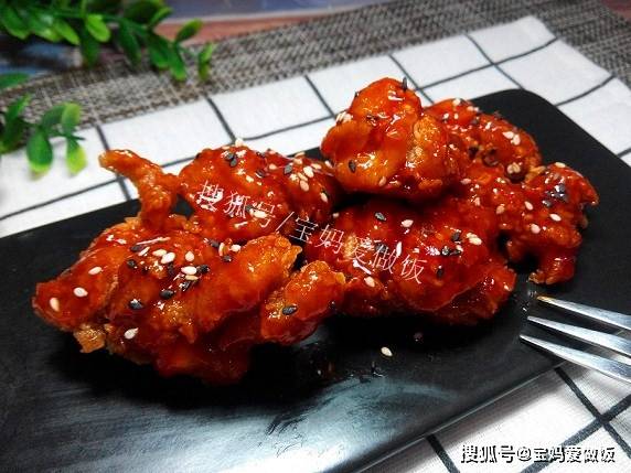 “火狐电竞”
脆皮炸鸡还是酱味炸鸡？小孩子才做选择 我两个都要！(图1)